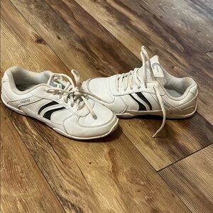Chasse cheer shoes